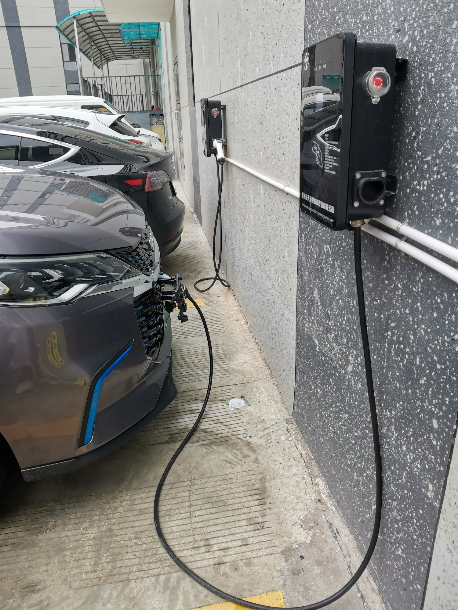 7kw AC EV Charger 2.4 Screen Wall Mounted Type 1 or Type 2 Electric Car Charger Adapter Charging System Evse J1772 Charger Home