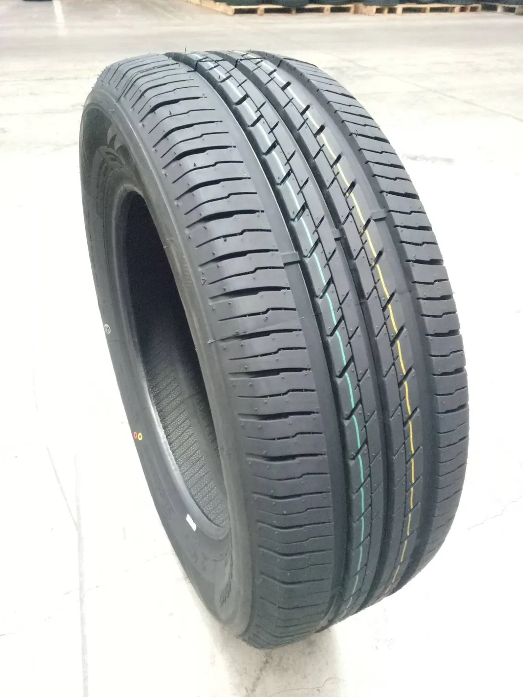 Chinese Famous Brand Haida Brand with Best Quality PCR/ Car Tire Passenger Car Tyre 165/70r14 235/55r17 185/70r14